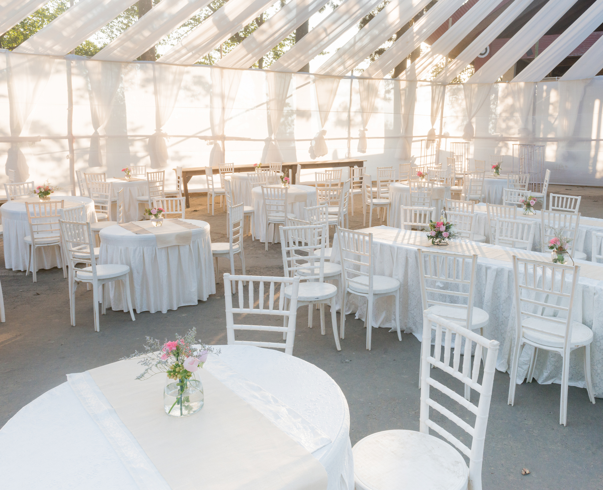 The Perfect Wedding Day: 10 Wedding Tent Decoration Ideas