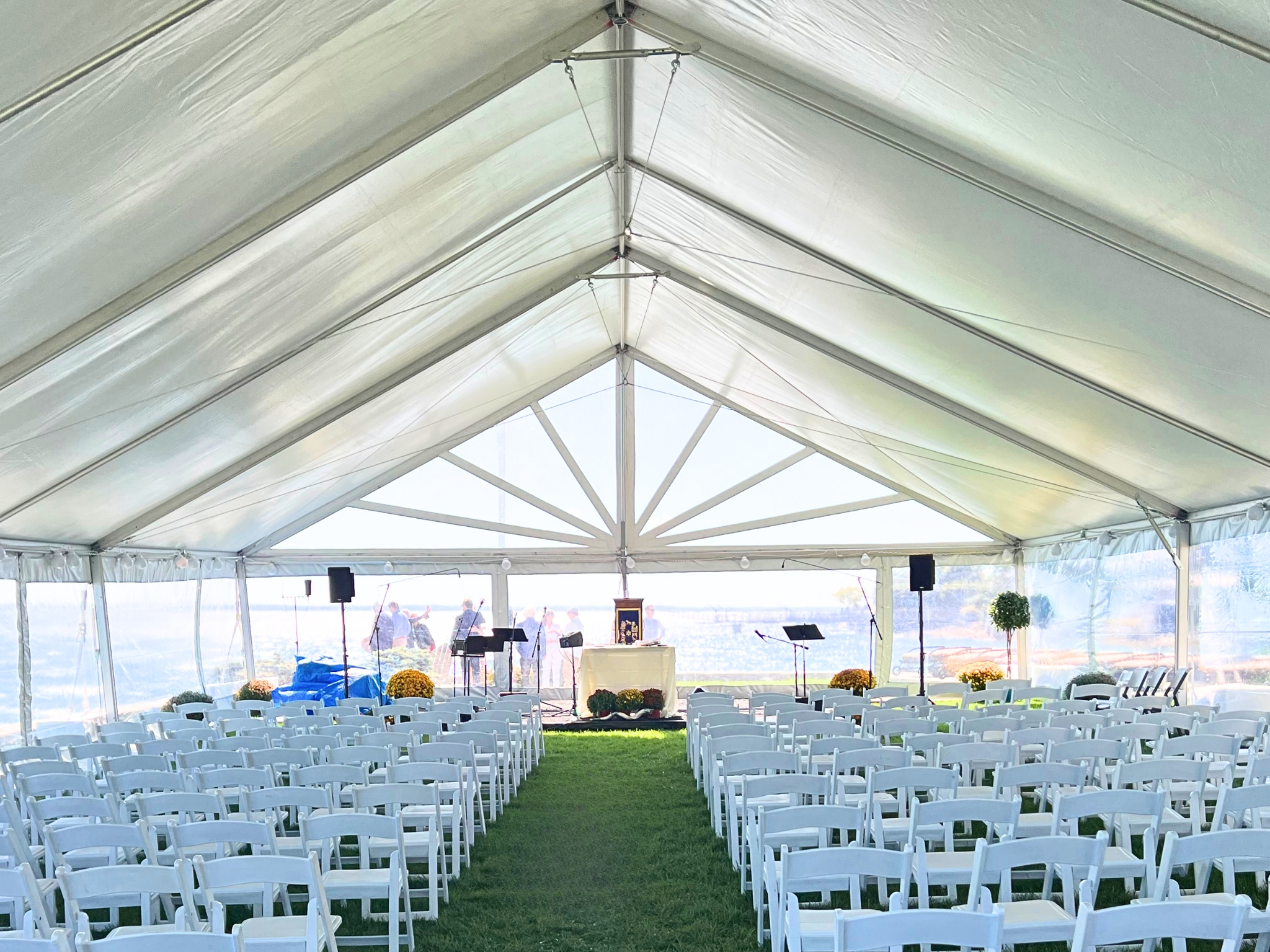 Indoor vs. Outdoor Wedding: Choosing the Right Setting for Your Big Day